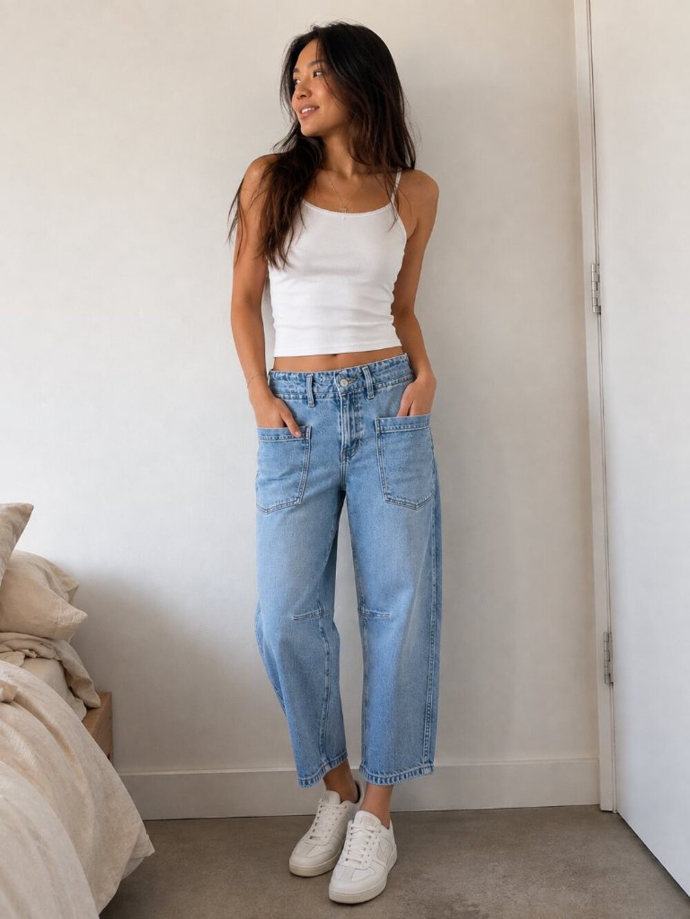 AMERICAN EAGLE Light Wash Barrel Jeans Utility Pocket Baggy Cool Girl 4 Short
